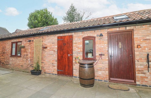 Sherwood Forest Cottage | ZANDER'S CAVE in Edwinstowe