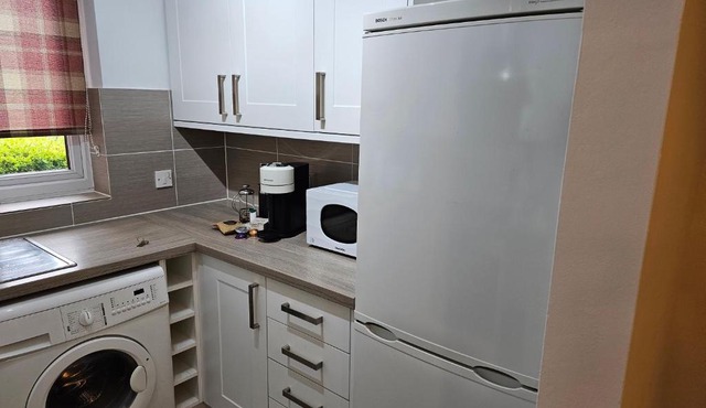 1 bed modern flat