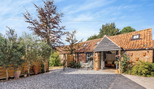 1 bedroom accommodation in Barrowby, near Grantham