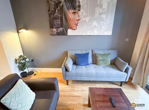 1 Bedroom Flat in Birmingham City Centre with Balcony-32