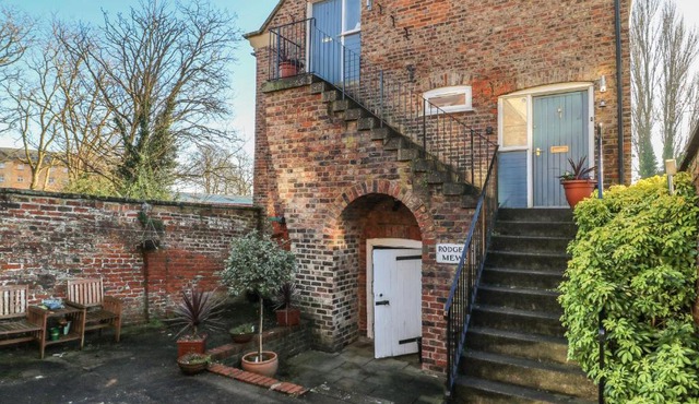 1 Rodgers Mews