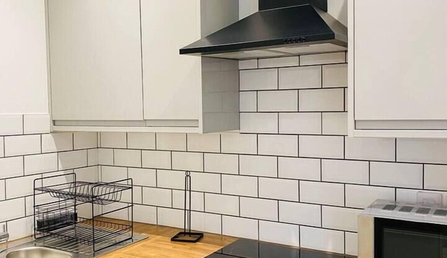 #106 Stylish 4Bedroom Retreat Walk to Rugby Centre
