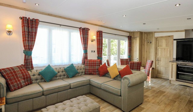 18 Woodlands Retreat