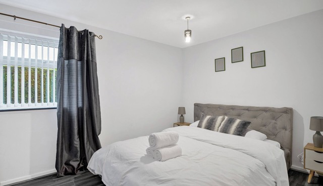 1Bed-Sleeps3 Parking-NearCityCentre-Jlr-Nec