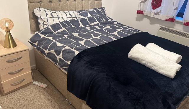 1BR-Sleeps2-Parking-QuietStay-CityCentre