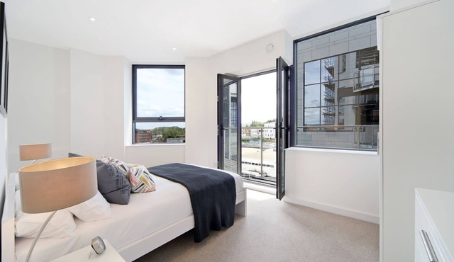 2 bed, 2 bath next to station and Northwick Park Hospital