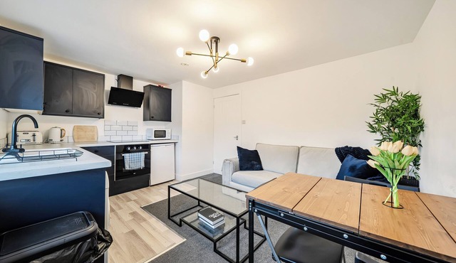2 Bed Apartment Sleeps 3 -smart Tv -private Garden