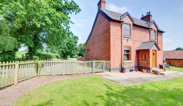 2 Bed in Ruabon (oc-waf253)