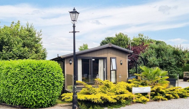 2 bedroom accommodation in Little Weighton, Nr Beverley