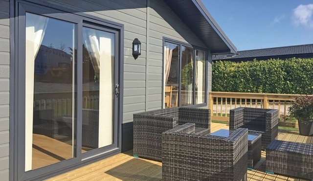 2 bedroom accommodation in Little Weighton, Nr Beverley