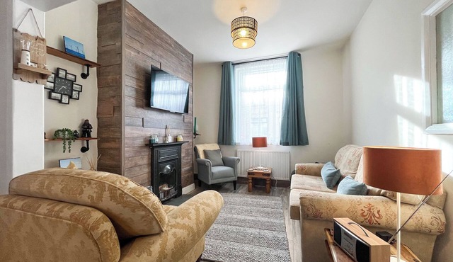 2 bedroom accommodation in Redcar