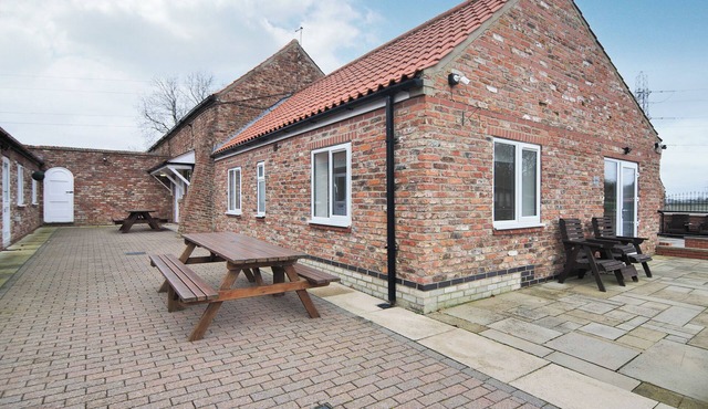 2 bedroom accommodation in Murton, near York
