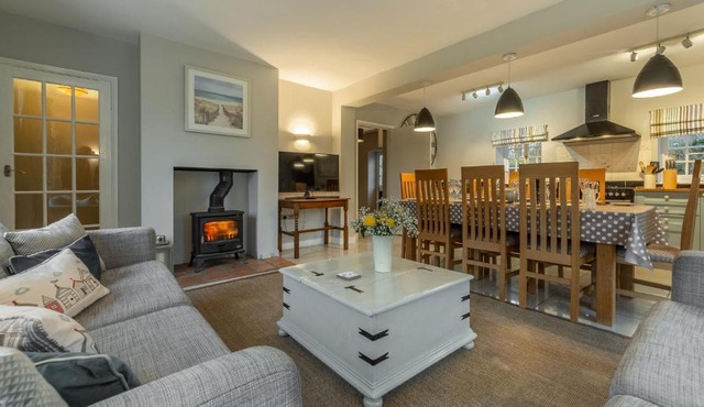 2 Dix Cottages