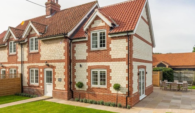 2 Hall Lane Cottages