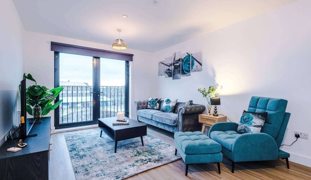 2BDR | Free Parking | Stylish Liverpool Apartment