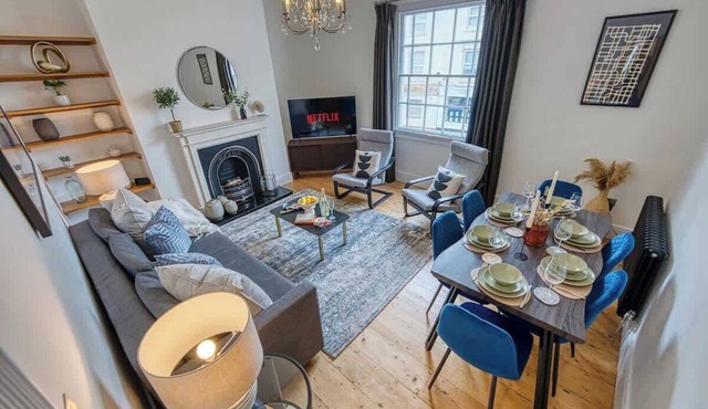 2BR Chic City Apt w/Harbor Views Spring Discount
