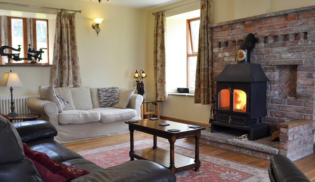 3 bedroom accommodation in Whaley Bridge near Buxton
