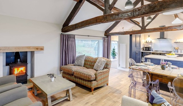 3 bedroom accommodation in Thurstonland, near Holmfirth