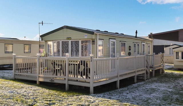 3 bedroom accommodation in Cayton, near Scarborough