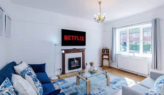 3BR York | Free Parking | Garden | Sleeps 6