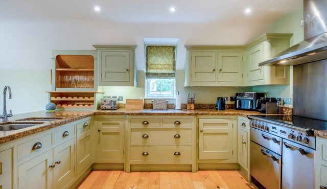 4 Bed in Thornham (oc-888)