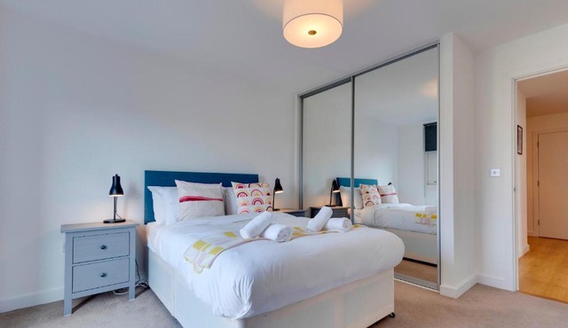 54 Woodpecker Way · Modern apartment near Addenbrookes Free parking Pass the Keys