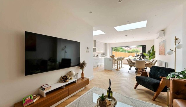 5BR Family Home | Garden | AC | Near Wembley