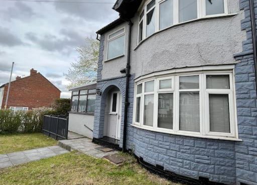 6 Bed 6 Bath House Fantastic for contractors & Groups