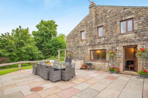 6 Bed in Tosside Near Settle oc-ds102