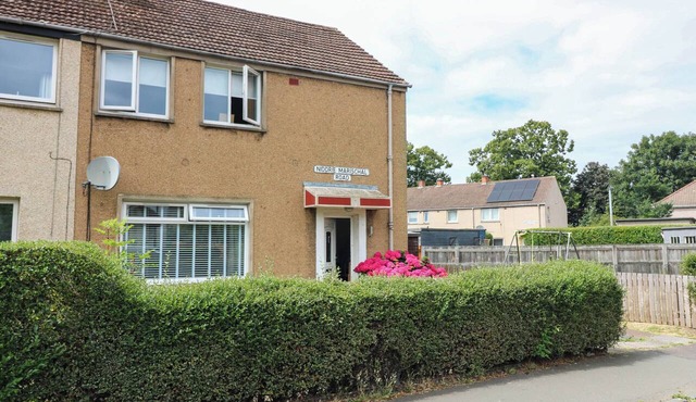 6 NIDDRIE MARISCHAL ROAD, pet friendly, with a garden in Edinburgh