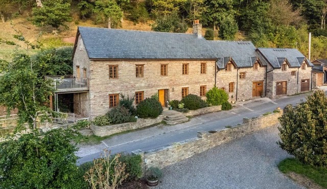 8 Bed in Llanigon (oc-bn241) in Llanigon