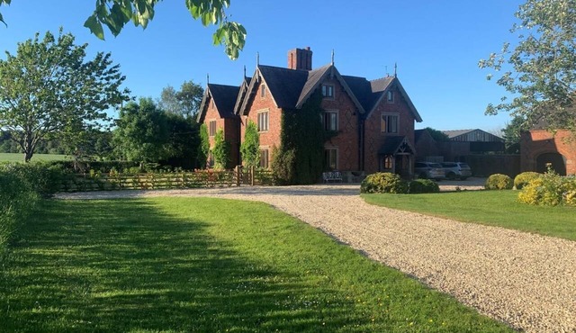 8 Bed in Rugeley (oc-79321)
