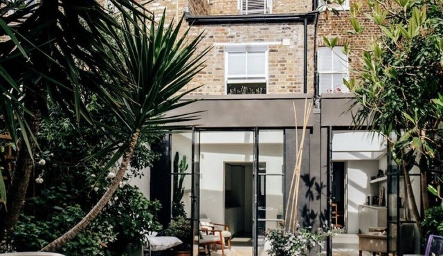 A sophisticated large Hackney Town House perfect for family and friends