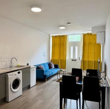 Accessible Town Centre 1 bed Flat Kettering Wi-FI
