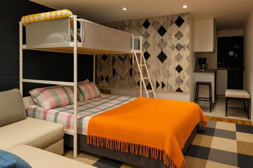 AMAZING OPEN PLAN LIVING