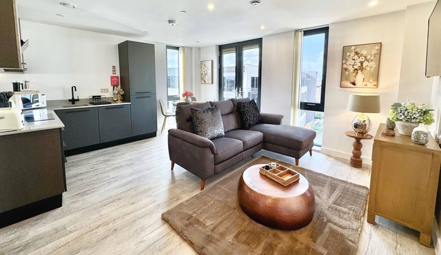 An apartment that sleeps 4 guests in 2 bedrooms