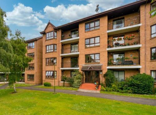 An immaculate 3 bedroomed apartment in Edinburgh's southside