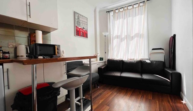 Apartment Sleeps 7 with Wifi