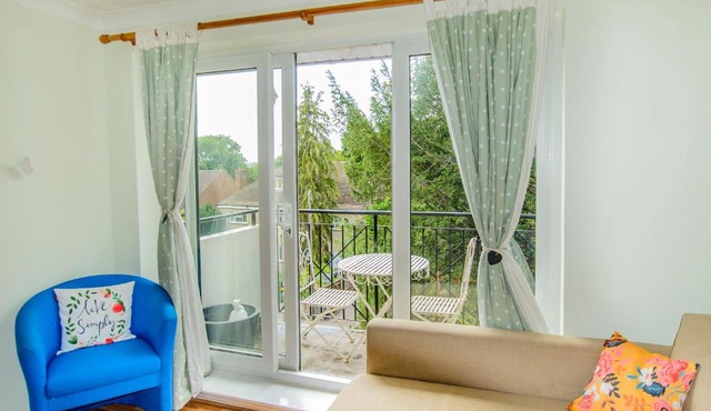 Apple Perch 2BR Flat - Free Parking
