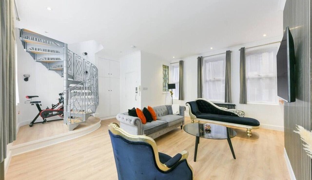 Avari - Stunning 3Level Residence in Hatton Garden