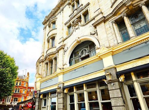 BacPac Hostel in London