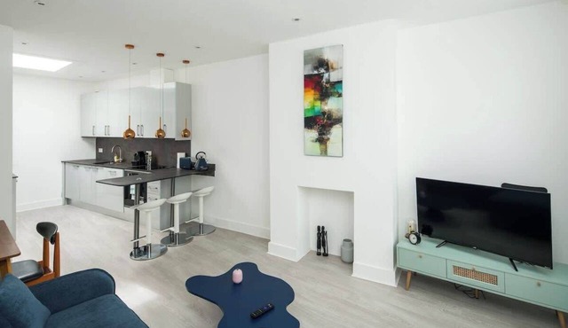 Barons Court 1 Bed for 4 people