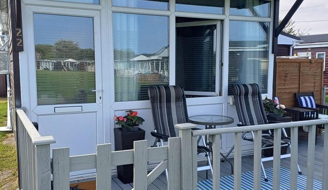 Beach Retreat holiday chalet in chapel snt leonards.