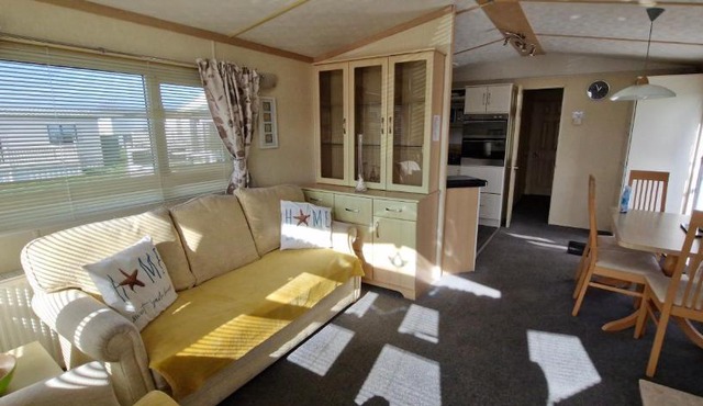 Beachcomber Cabin Dog Friendly - Anderby Creek