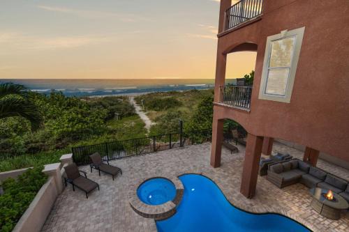 Beachfront Villa Pool Spa Fire Pit & Pool Table in St. Pete Beach
