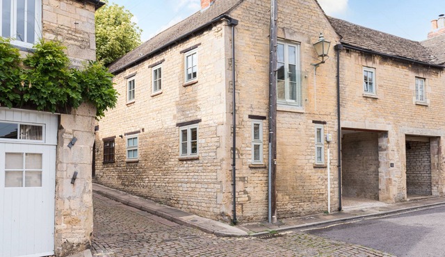 Beautiful 2 Bedroom Cottage in Stamford 2 min walk to the town