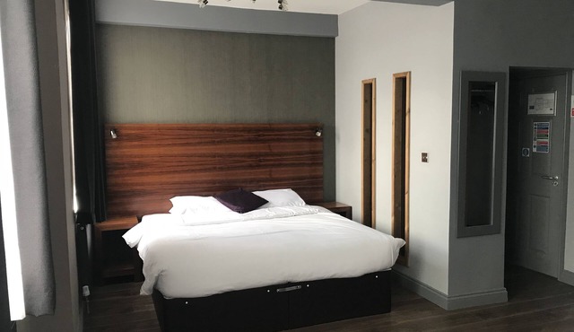 Bennetts Hotel