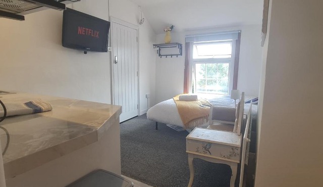 Bespoke Home Banbury - Cosy Studio 2