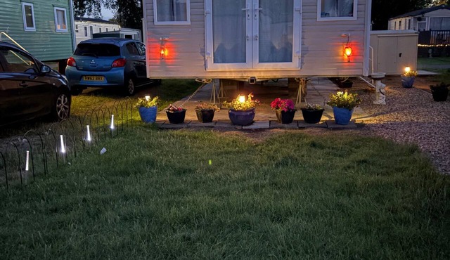 Billing Aquadrome 2-bed Caravan, Sleeps 6, Parking