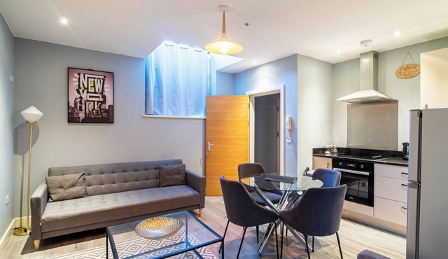 Boutique 2-Bedroom Flat in the UK's Coolest Neighborhood, Kelham.